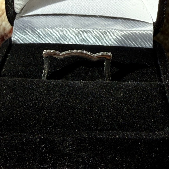 14k White Gold Diamond Cat Stackable Ring Size 6 - Picture 4 of 8